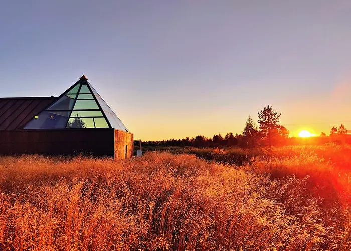 Aurora Pyramid Glass Igloos